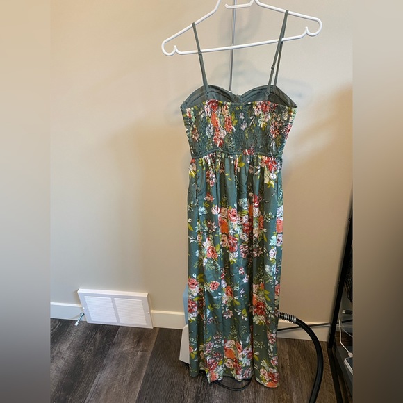 Green flowery maxi dress - Picture 2 of 5